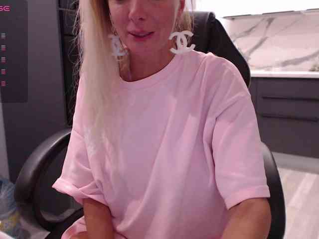blondalina webcam