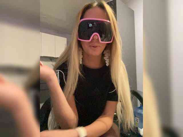 Модель: blondalina