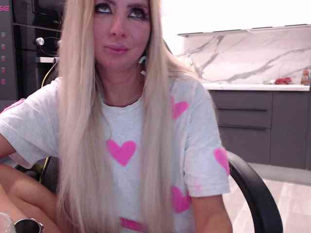 blondalina webcam