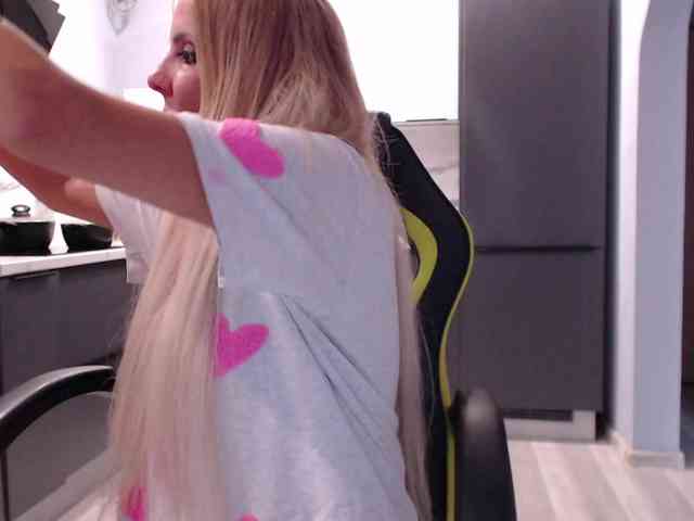 blondalina webcam