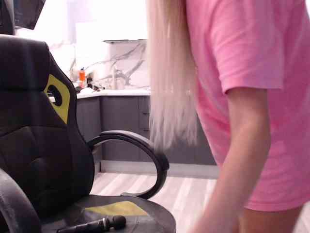 blondalina Live Webcam on BongaCams