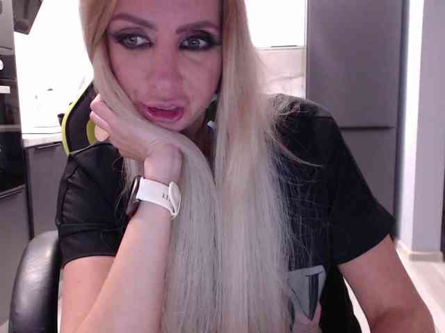 blondalina webcam