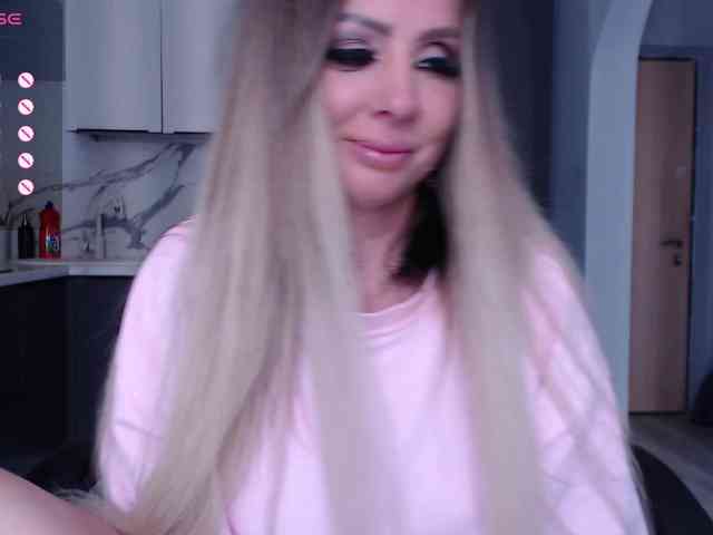 blondalina webcam