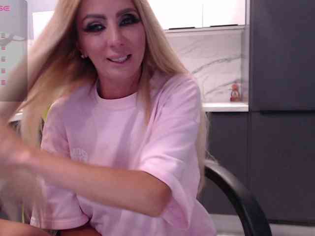 blondalina webcam