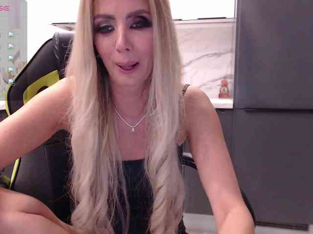 blondalina webcam