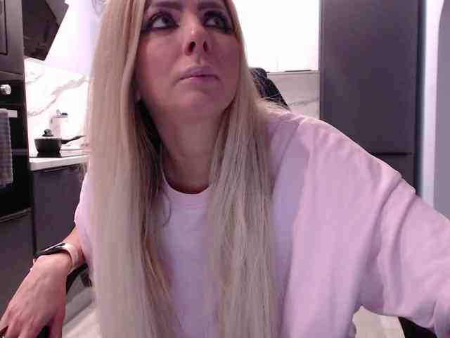 blondalina webcam