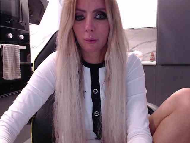 blondalina webcam
