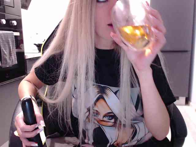 blondalina webcam