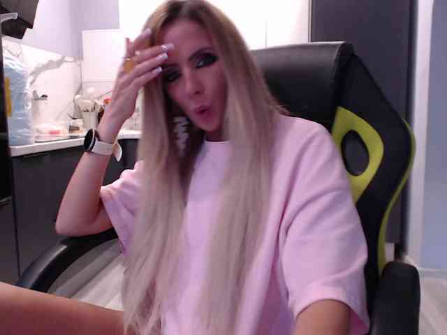 blondalina webcam