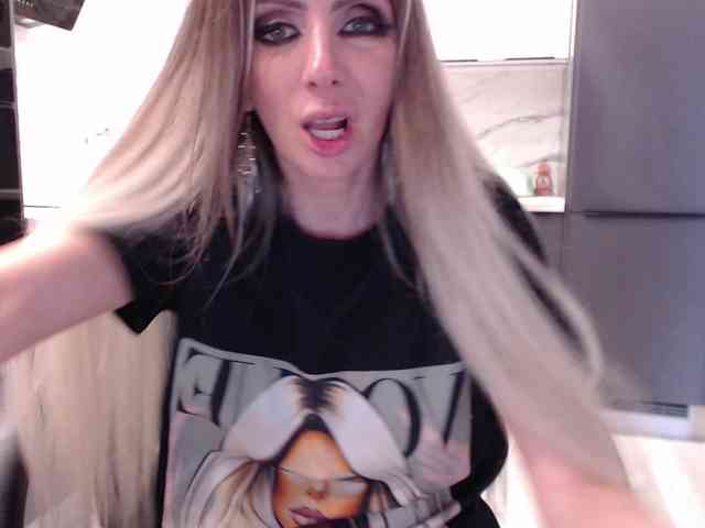blondalina webcam
