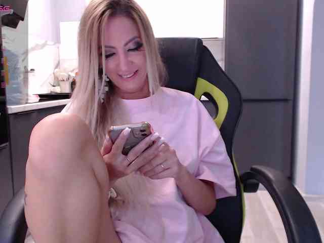 blondalina webcam