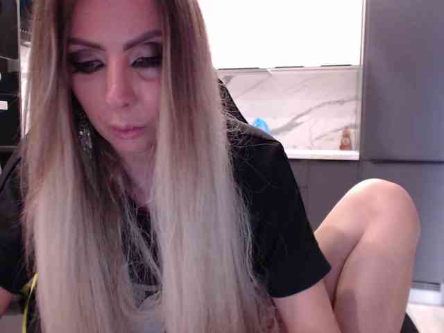blondalina webcam