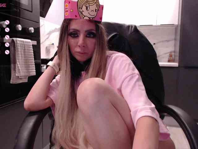 blondalina webcam