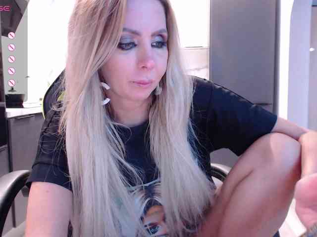 blondalina webcam