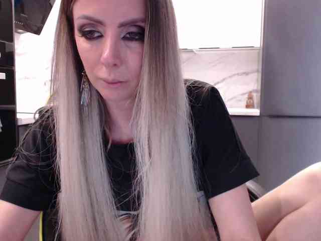 blondalina webcam