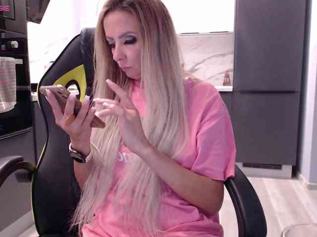 blondalina webcam