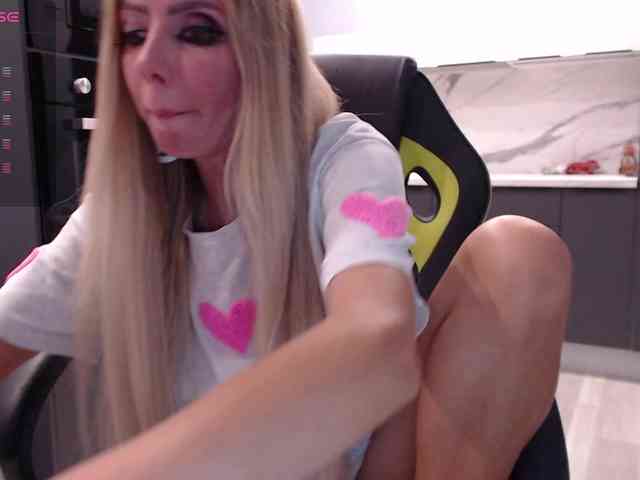 blondalina webcam