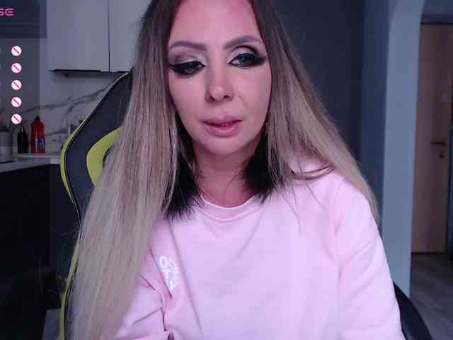 blondalina webcam