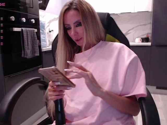 blondalina webcam