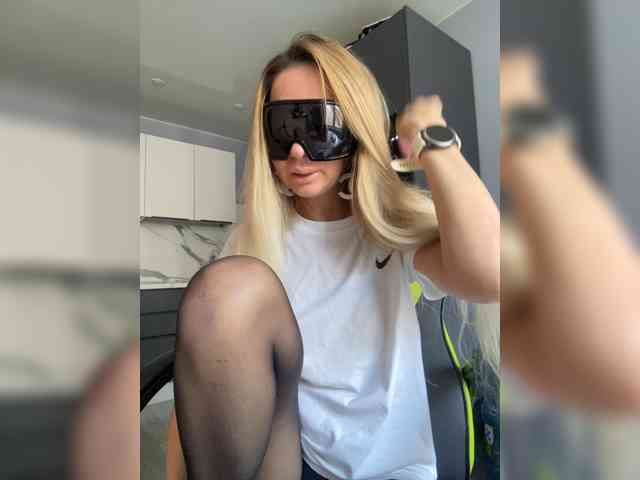 blondalina webcam