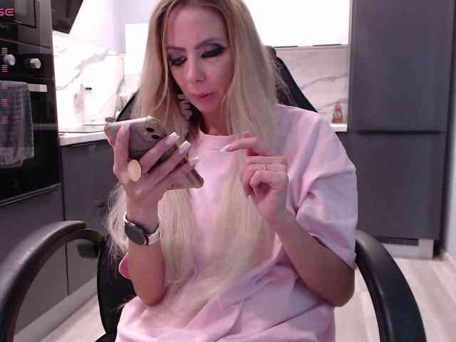 blondalina webcam