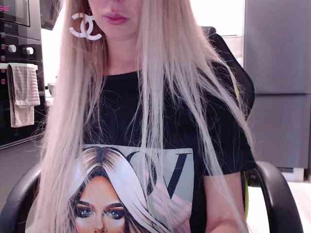 blondalina webcam