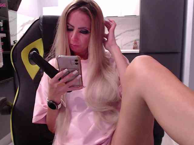 blondalina webcam