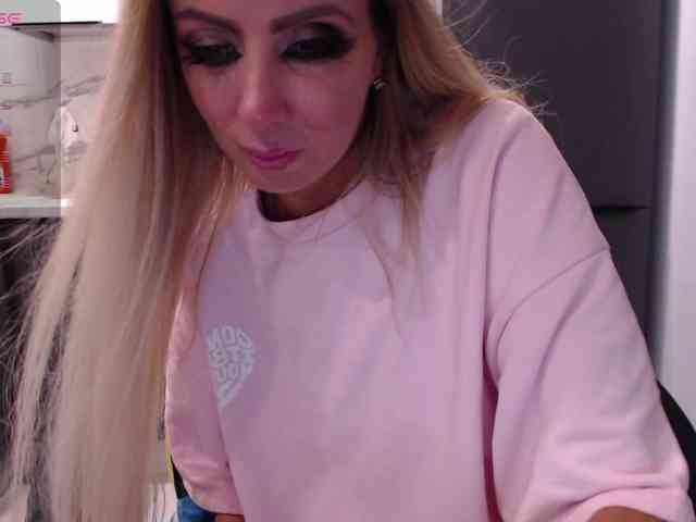 blondalina webcam