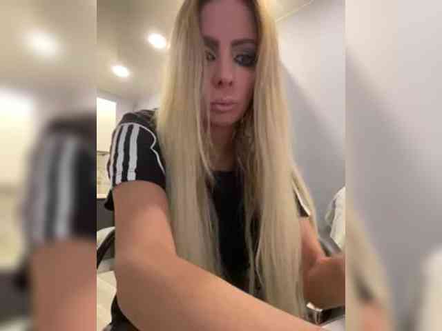 blondalina webcam