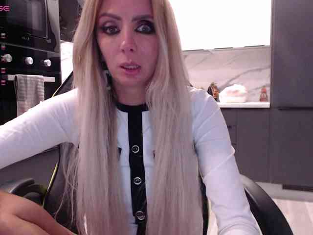 blondalina webcam