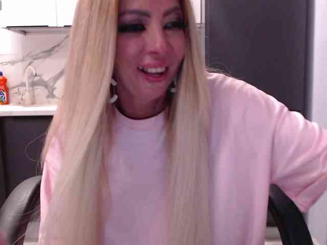 blondalina webcam