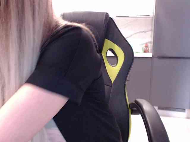 blondalina webcam