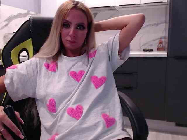 blondalina webcam