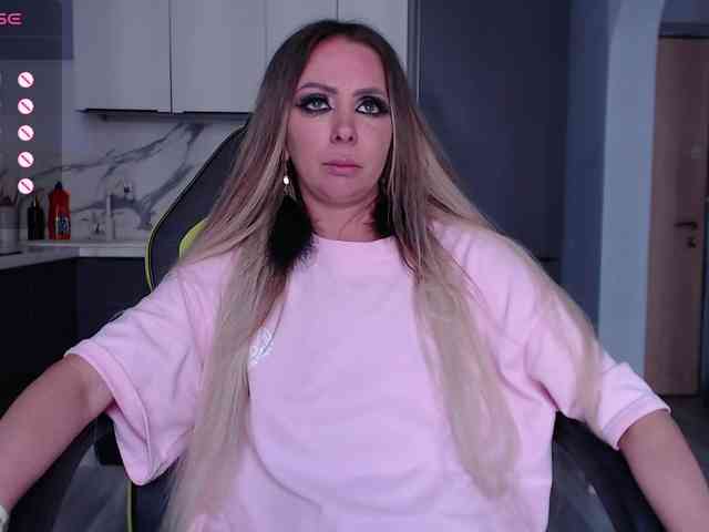 blondalina webcam