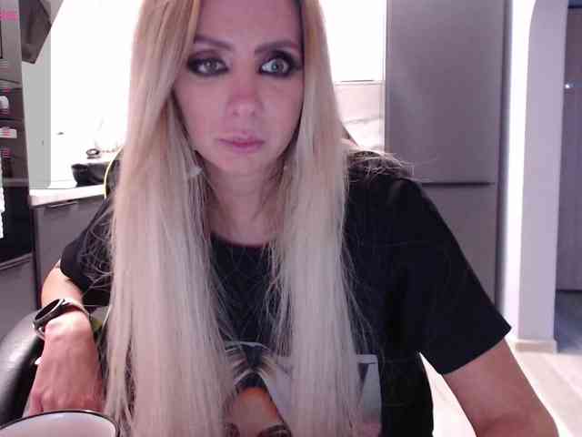 blondalina webcam