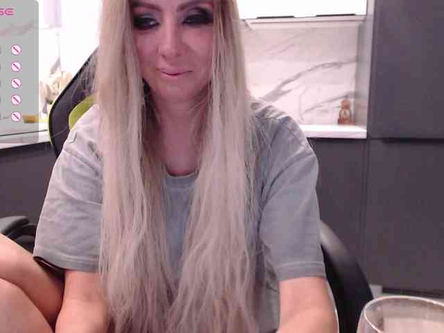 blondalina webcam