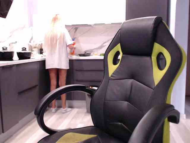 blondalina webcam
