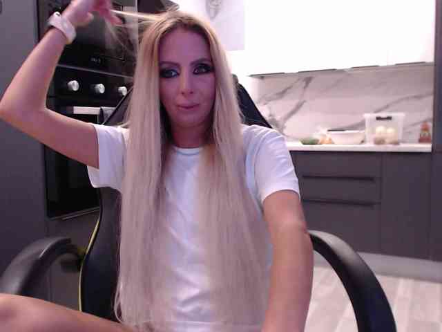 blondalina webcam