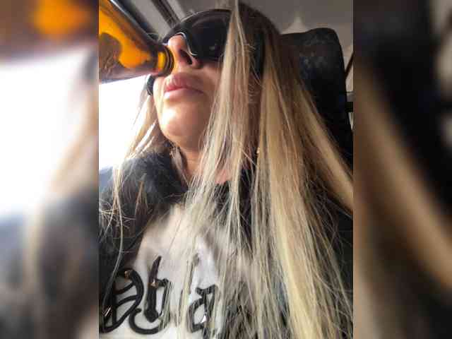 blondalina webcam