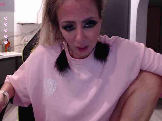 blondalina webcam