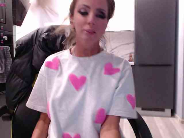 blondalina webcam