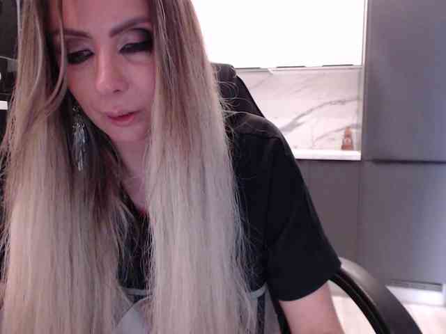 blondalina webcam