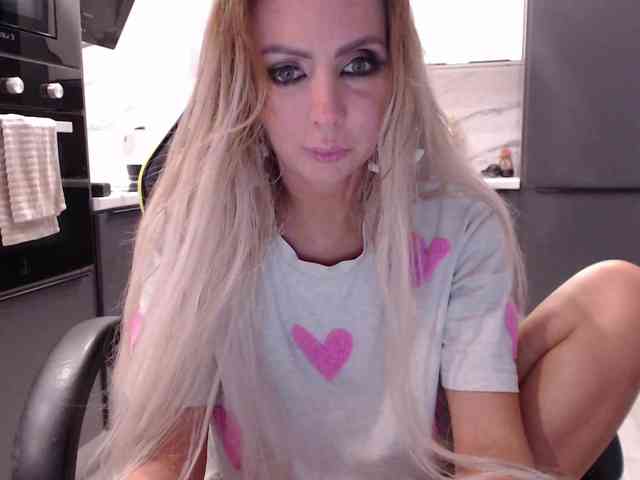 blondalina webcam