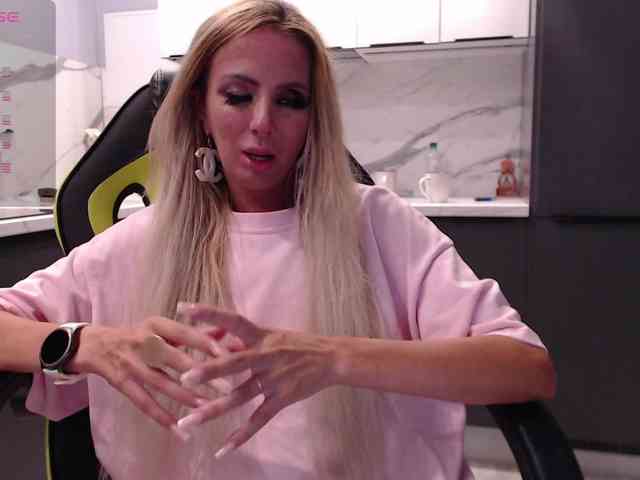 blondalina webcam