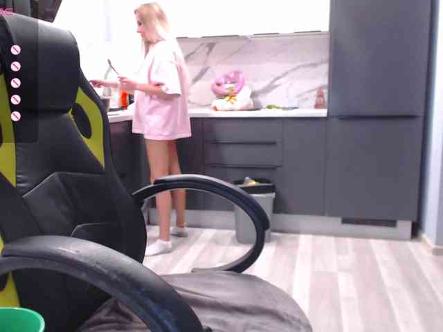 blondalina webcam