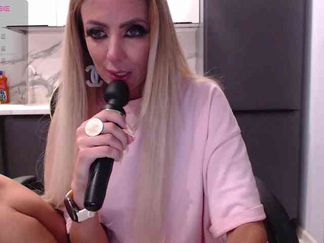 blondalina webcam