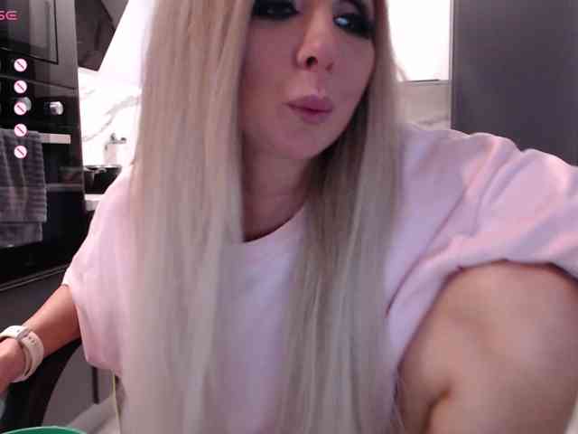 blondalina webcam