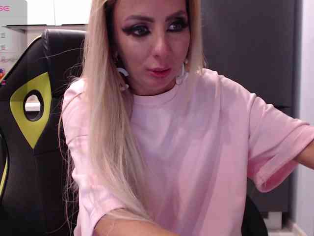 blondalina webcam