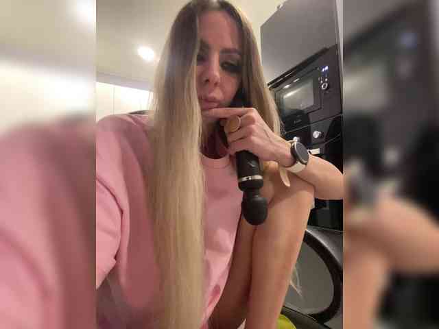 blondalina webcam