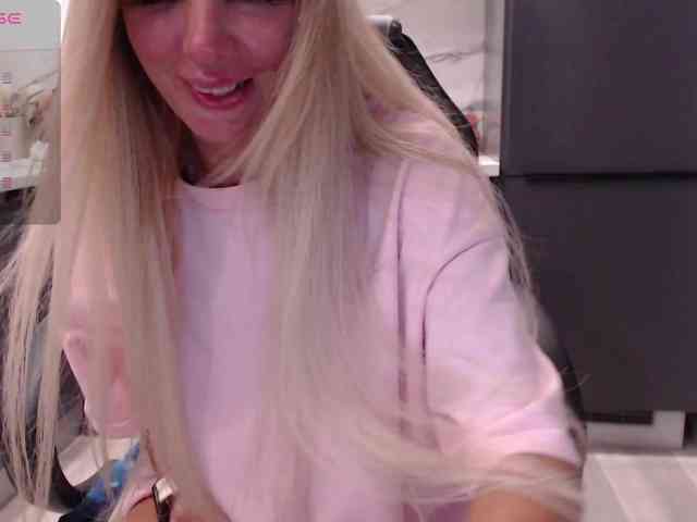 blondalina webcam
